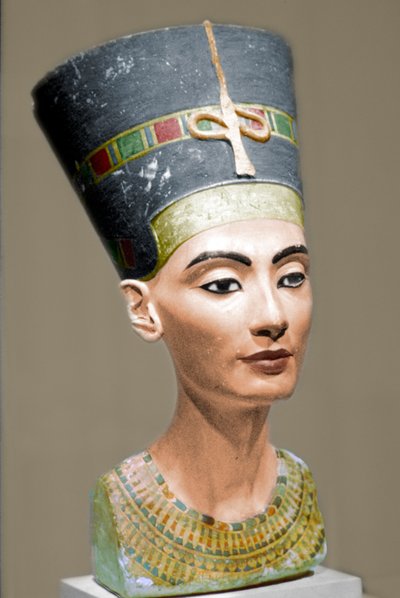 Head of Queen Nefertiti of Egypt by Unbekannt