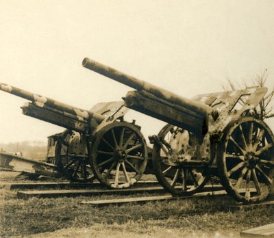 Heavy artillery by Unbekannt