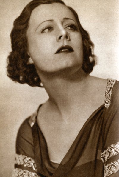 Irene Dunne, American actress, 1933 by Unbekannt