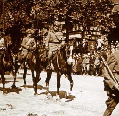 Italian officers during victory parade, 1918 by Unbekannt