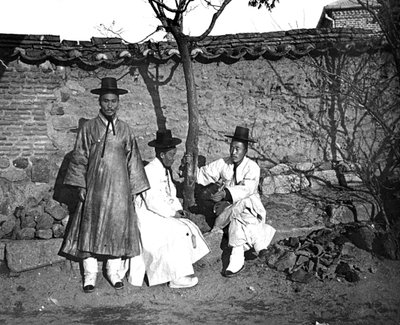 Korean Men, 1900 by Unbekannt