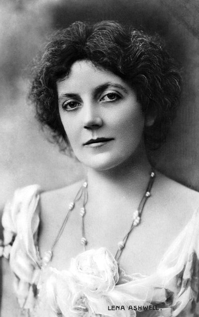 Lena Ashwell, British actress by Unbekannt