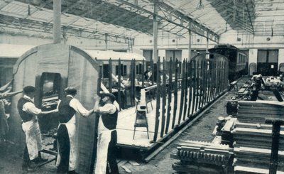 Making a Railway Carriage, 1922 by Unbekannt