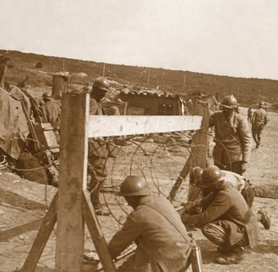 Making barbed wire, c1914-c1918 by Unbekannt