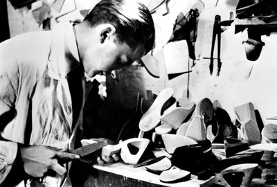 Making Wooden Shoe Soles, German-occupied Paris by Unbekannt