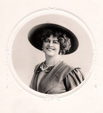 Marie Studholme, English actress by Unbekannt