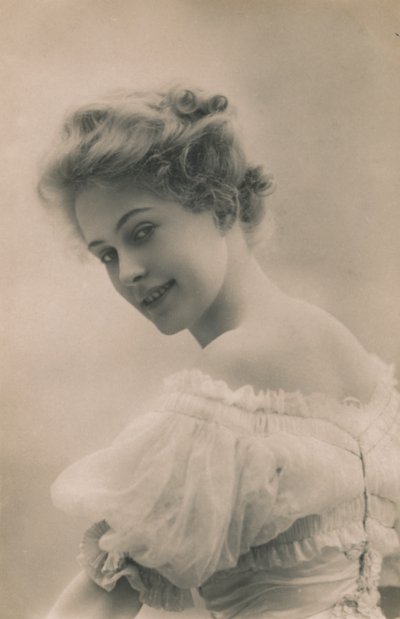 Miss Pauline Chase by Unbekannt