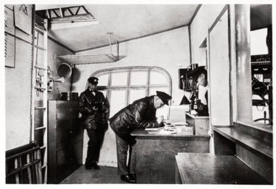 Navigation Room, Zeppelin LZ 127 Graf Zeppelin by Unbekannt