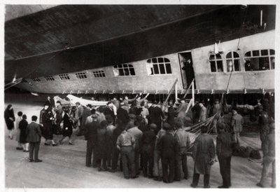 Passengers Boarding Zeppelin LZ 127 Graf Zeppelin by Unbekannt
