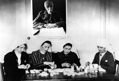Preparing Vitamin Sweets, German-occupied France by Unbekannt