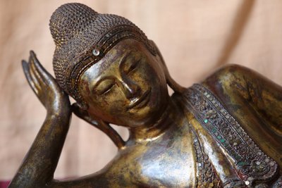 Reclining Buddha Statue, Gretz by Unbekannt