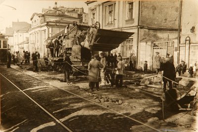 Roadworks in Tverskaya Street, Moscow, USSR by Unbekannt