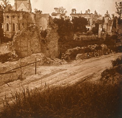 Ruined church and chateau, France, c1914-c1918 by Unbekannt