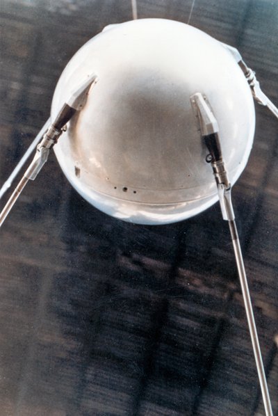 Sputnik 1, Russian Satellite by Unbekannt