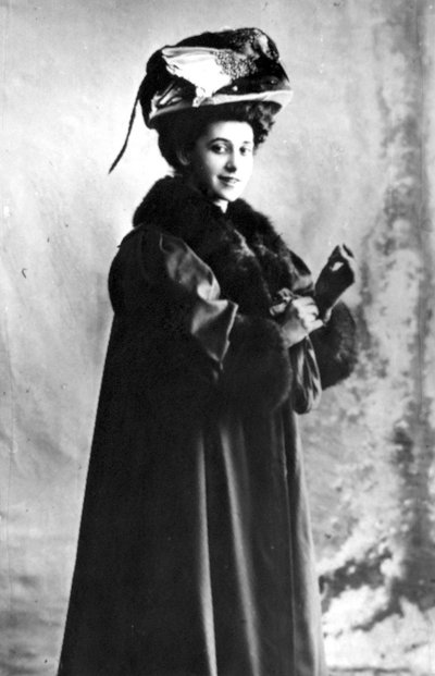 Tamara Karsavina, Russian ballerina, 1900s or 1910s by Unbekannt