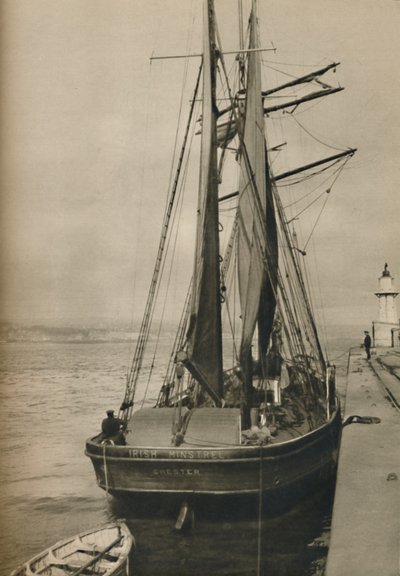 The Irish Minstrel, a Wooden Three-Masted Schooner by Unbekannt