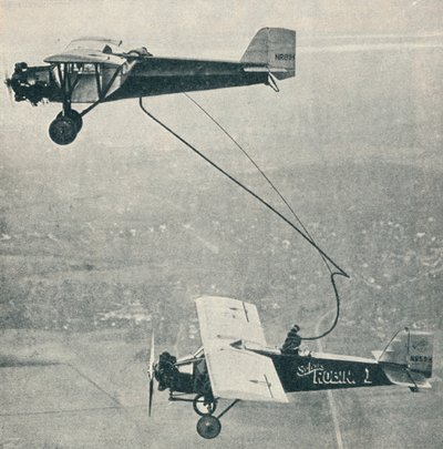 The St Louis Robin refuelling by Unbekannt
