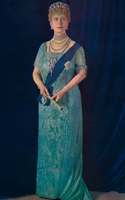 The Widowed Queen: Her Majesty Queen Mary by Unbekannt