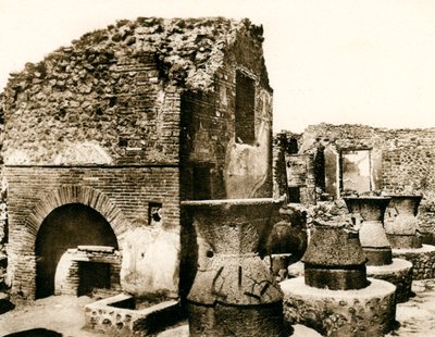 The bakery and mill, Pompeii, Italy by Unbekannt