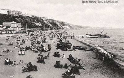 The Beach at Bournemouth, Dorset, c1920s by Unbekannt