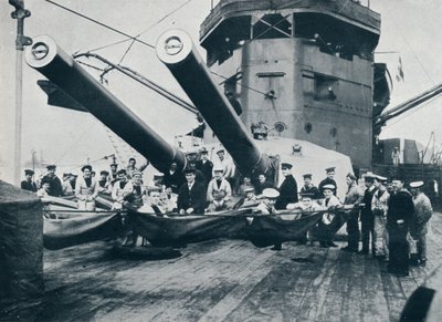 The Big Guns of HMS New Zealand, c1914 by Unbekannt