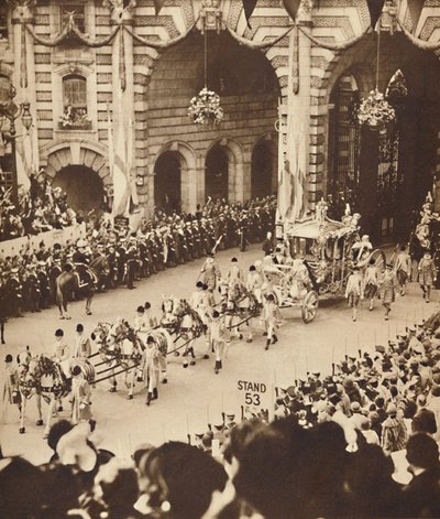 Through the Admiralty Arch, May 12 1937 by Unbekannt