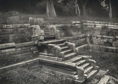 Staircase in a Masonry Bathing Pool, Anuradhapura, 1926 by Unbekannt