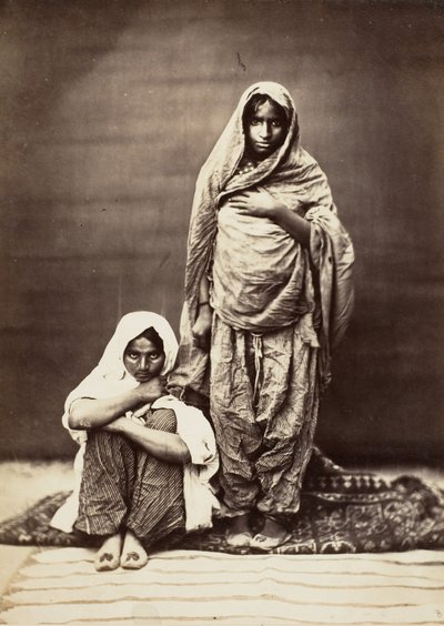 Two Indian Women, One Seated by Unbekannt