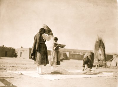 Winnowing wheat--San Juan 1905 by Unbekannt