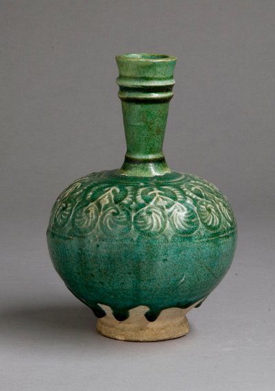 A 12th-13th century Persian spherical bottle by Unbekannt