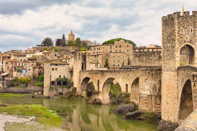 Besalu, Girona Province, Catalonia, Spain by Unbekannter Künstler