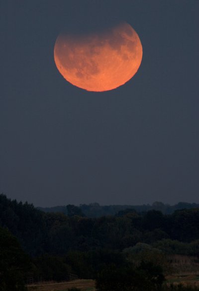 Lunar Eclipse, United Kingdom, 7 September 2006 by Unbekannt
