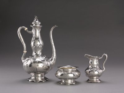 Martelé Coffee Service: Coffee Pot, c.1900-1910 by Unbekannt