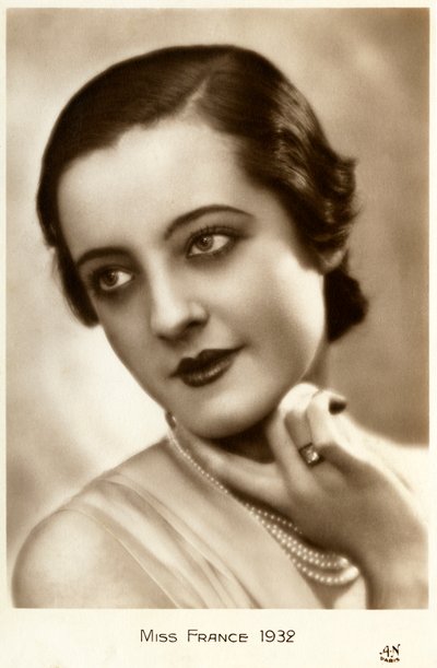Miss France 1932 by Unbekannt
