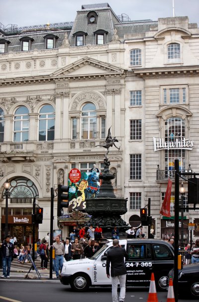 Piccadilly Circus, London by Unbekannt