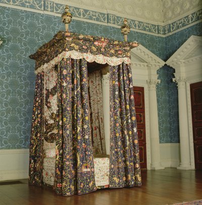 State bed with chinese embroidery hangings, English by Unbekannt