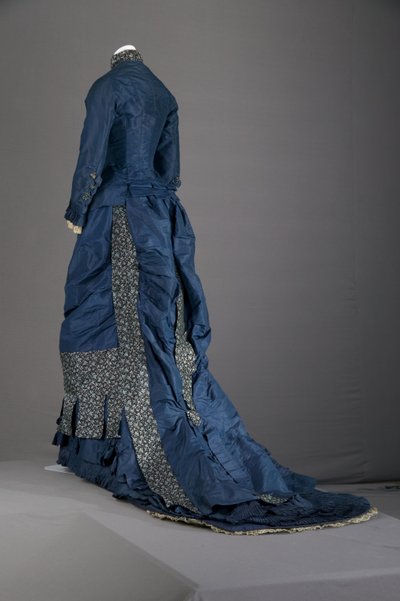 Bridesmaid dress by Unknown artist