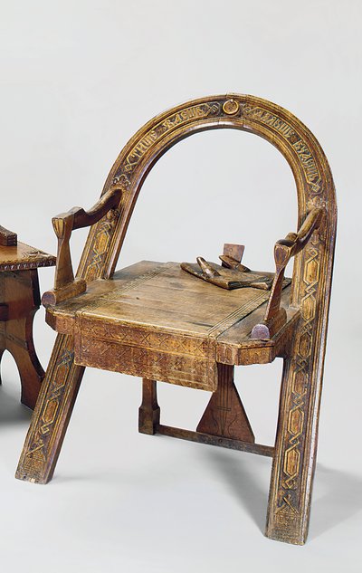 Carved Trompe l