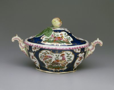 Tureen, c.1780 by Worcester Porcelain Manufactory