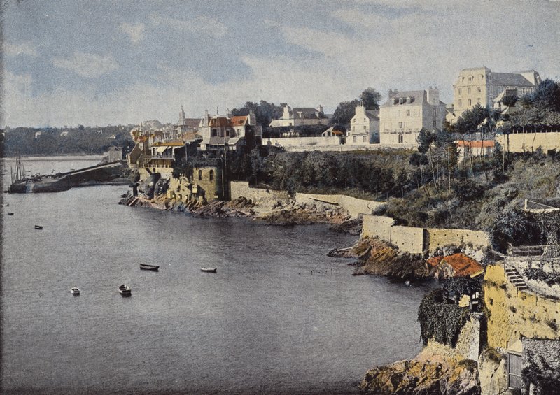 Dinard Cove by European Photographer